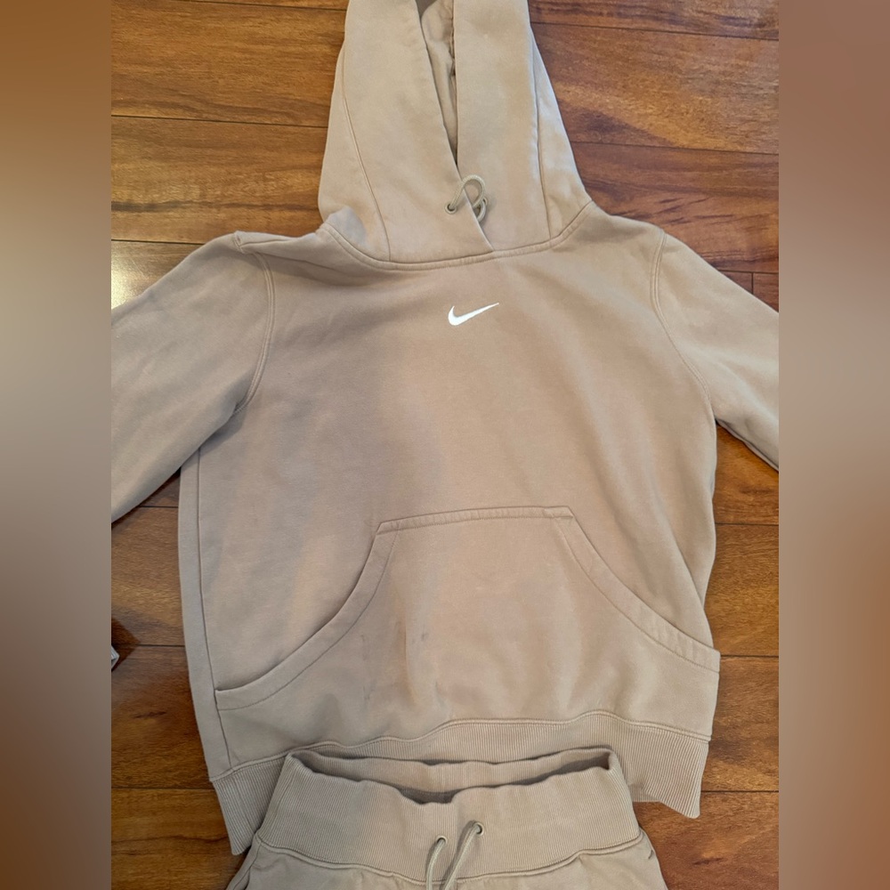 Nike Beige Hoodie and Joggers Set - Picture 3 of 6
